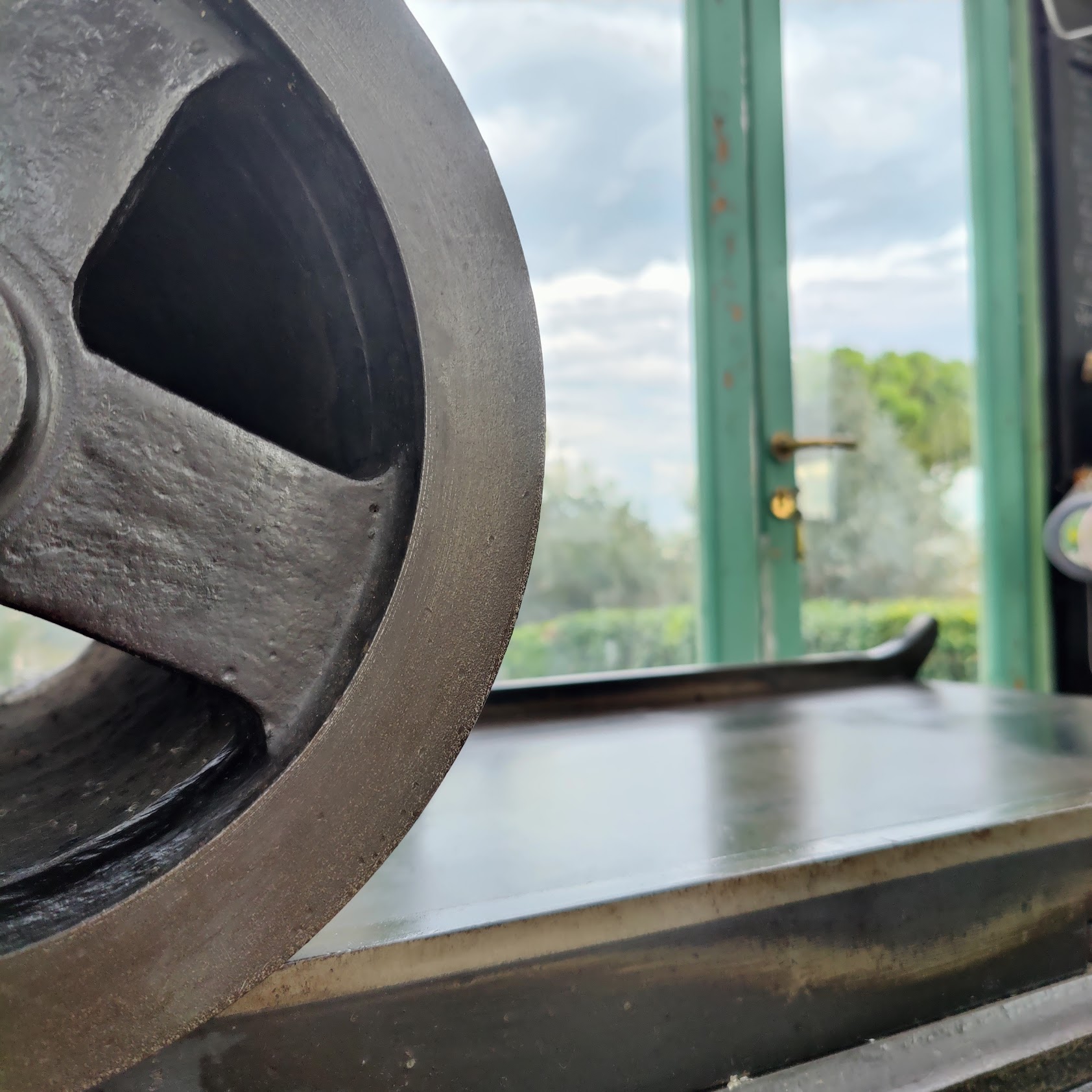 Detail of press wheel